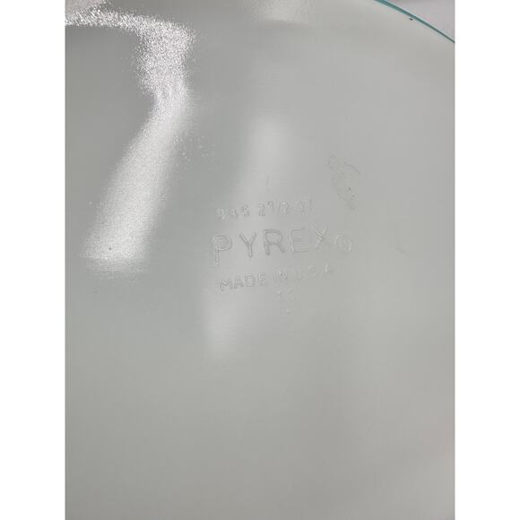 Pyrex 045 Turquoise White Lace Medallion Oval Casserole Dish 2.5 QT - Picture 11 of 11